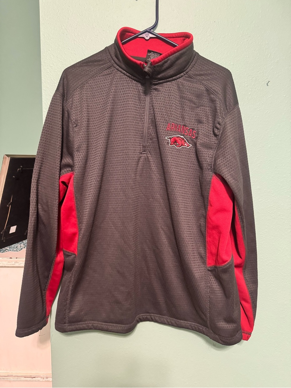 Colosseum Men's Charcoal Gray and Red Quarter-Zip Pullover